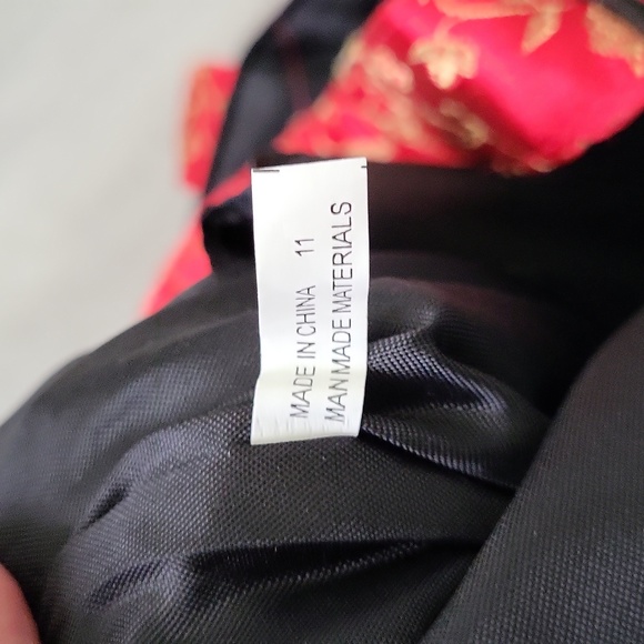 Red Asian Inspired Designed Embroidered Dragons Center Tote Bag By Rampage - Picture 6 of 8